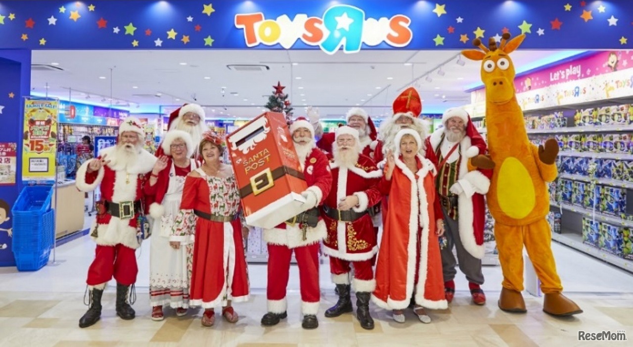 サンタポストの設置に訪れた公認サンタクロースたち