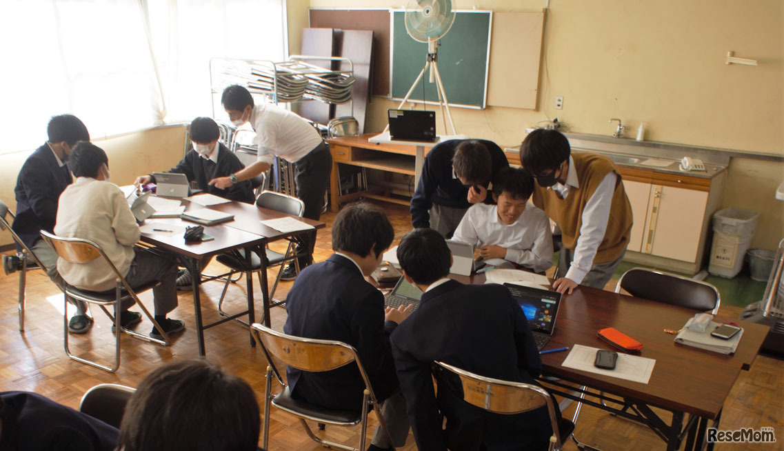 すららを利用した授業のようす