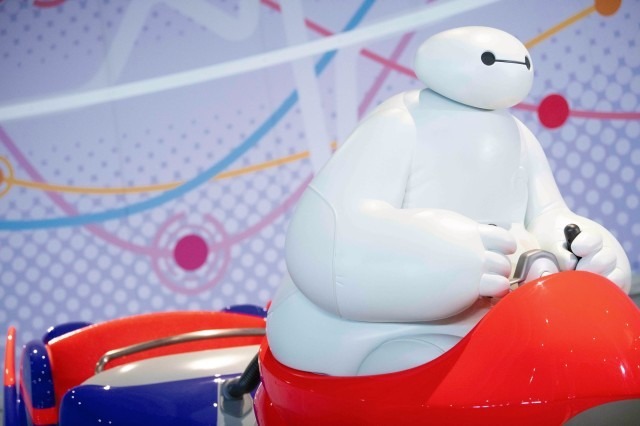 新アトラクション「ベイマックスのハッピーライド」