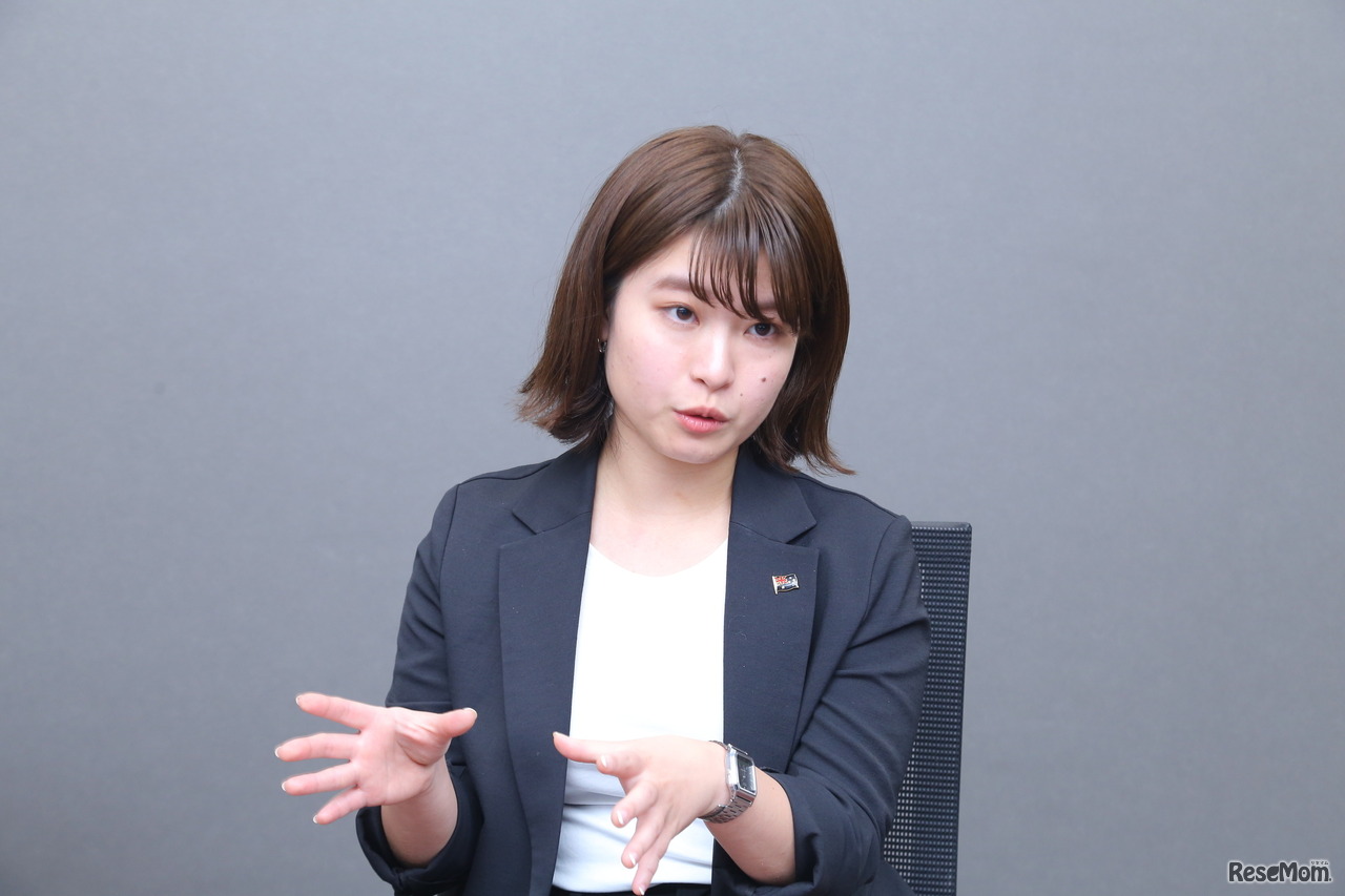 英語担当の佐々木まりあ先生