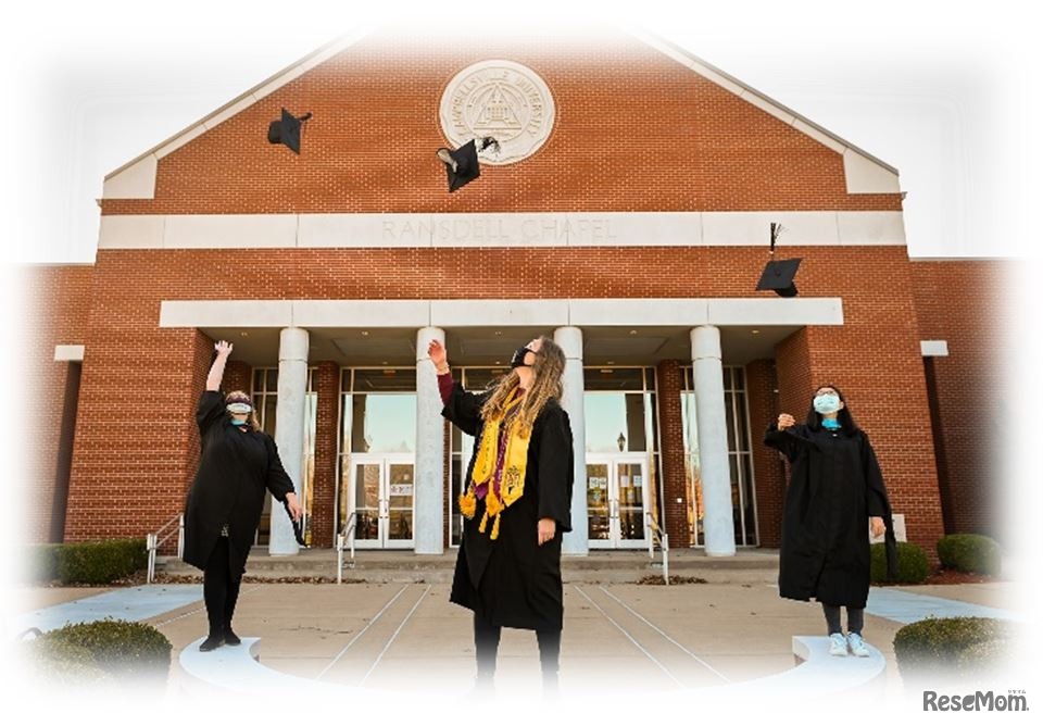 コロナ禍の卒業式風景