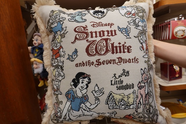 『白雪姫』モチーフのアイテム (C) Disney