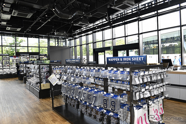 ライオンズ チームストア フラッグス店内