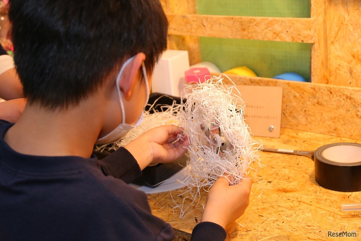 自分専用の工作ブースで集中して作業ができる