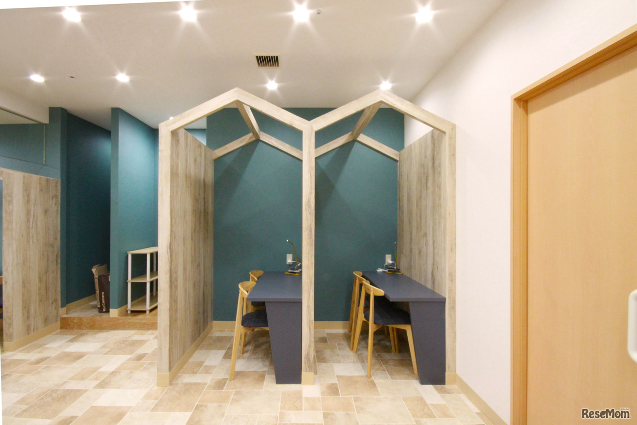 ウィズダムアカデミー ららぽーとTOKYO-BAY 船橋校内観（サーキングスペース）