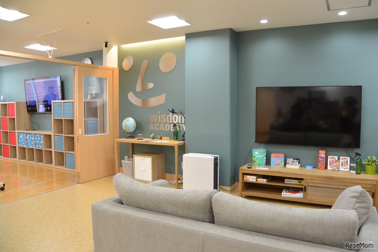 ウィズダムアカデミー ららぽーとTOKYO-BAY 船橋校内観（メインルーム）