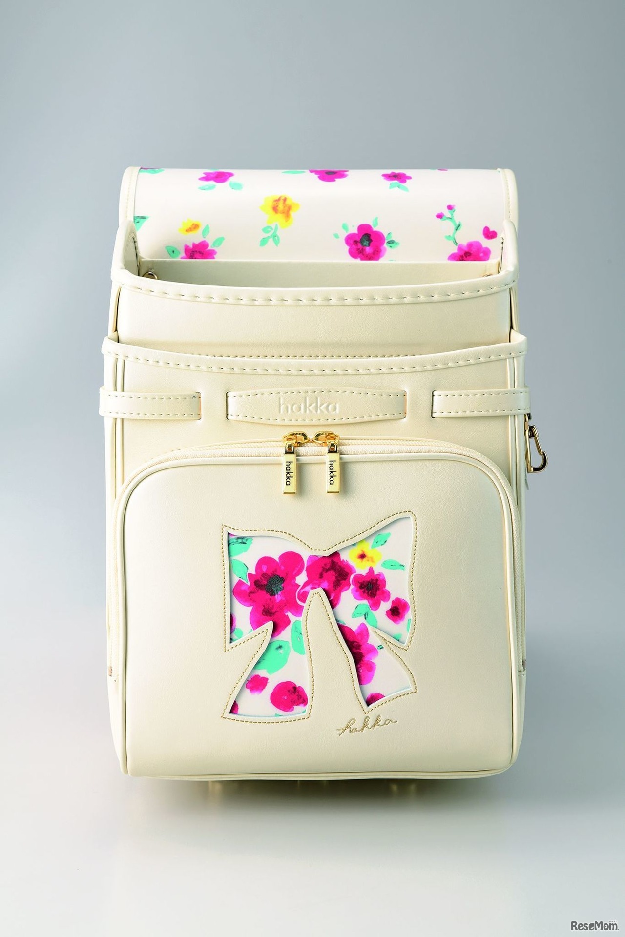 ランドセルは内側にも意匠が凝らされる