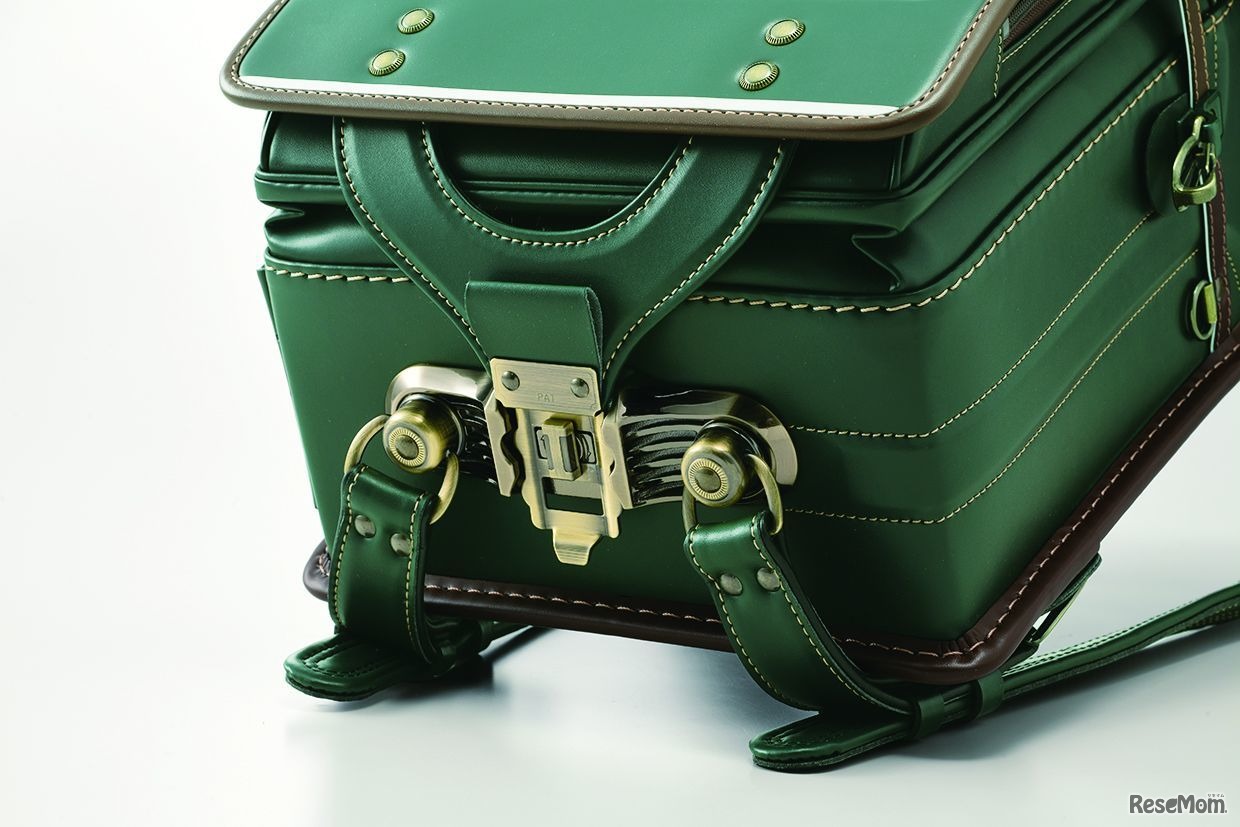 グリーン×ブラウン