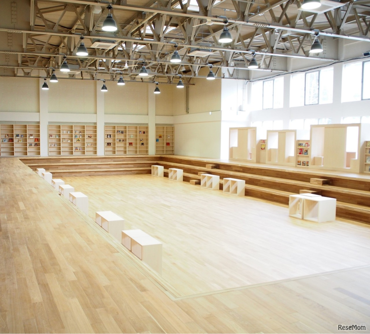 ホール型ライブラリーには2万冊の本が並ぶ予定