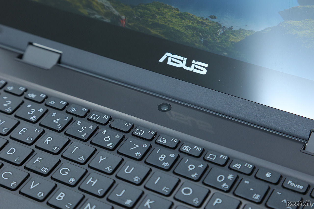 アウトカメラも付いている。おもにタブレットスタイルで利用する