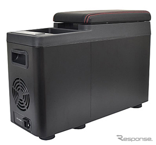 氷も作れるセンターコンソール冷凍冷蔵庫