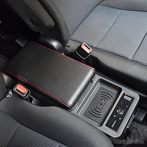 氷も作れるセンターコンソール冷凍冷蔵庫