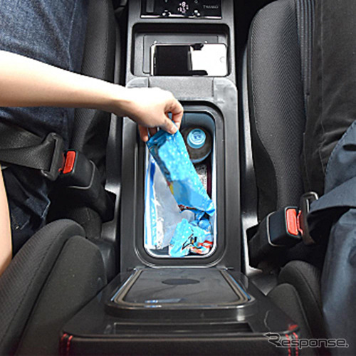 氷も作れるセンターコンソール冷凍冷蔵庫