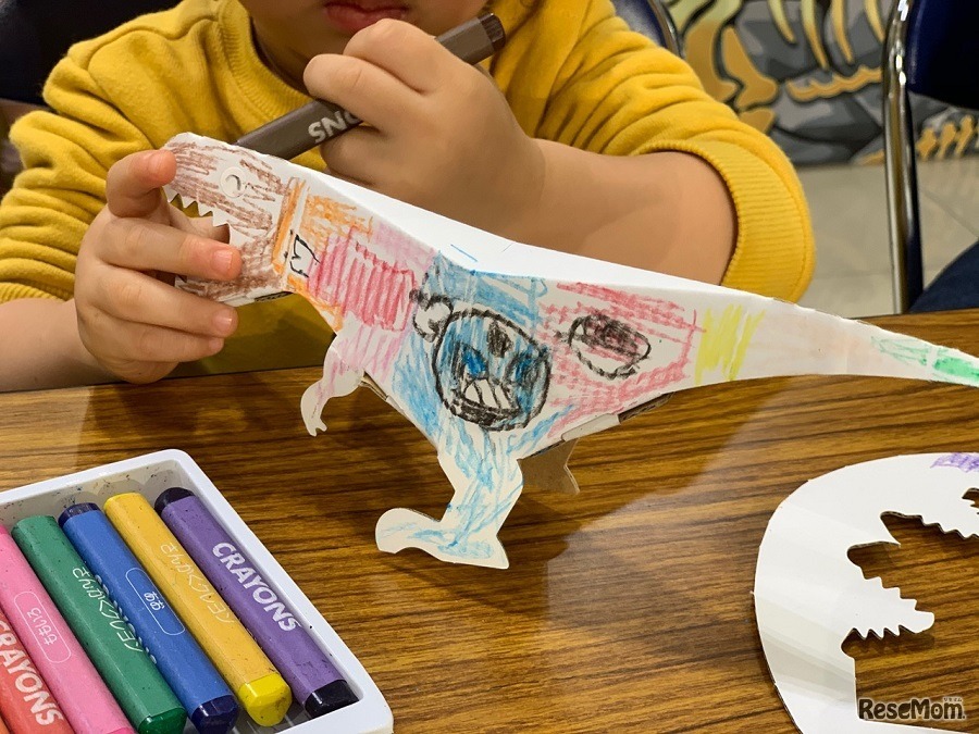 きょうりゅうペーパークラフト（画像はイメージ）