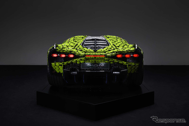 ランボルギーニ・シアン FKP37 をLEGOブロックで再現した実物大レプリカ