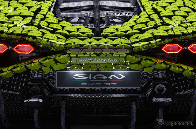 ランボルギーニ・シアン FKP37 をLEGOブロックで再現した実物大レプリカ