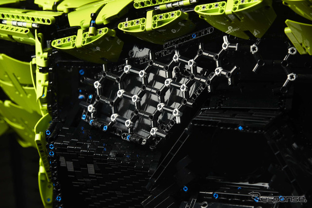 ランボルギーニ・シアン FKP37 をLEGOブロックで再現した実物大レプリカ