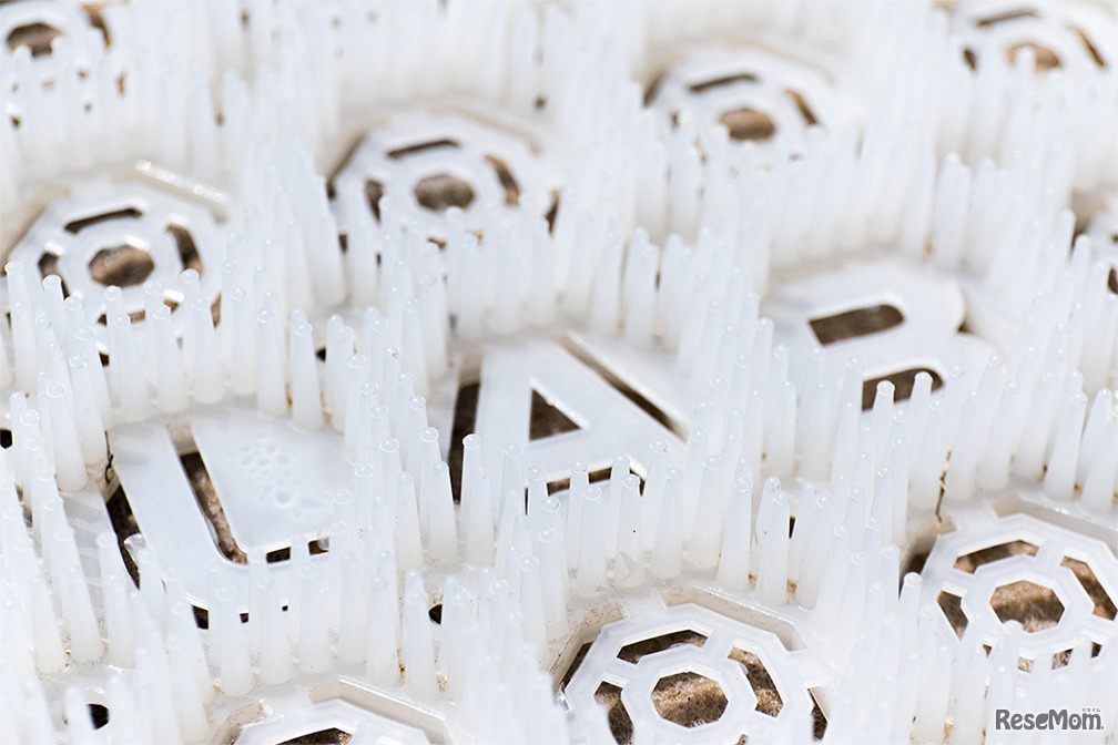 プラスチックなどの素材でできたスノーマット（商品名PISLAB）