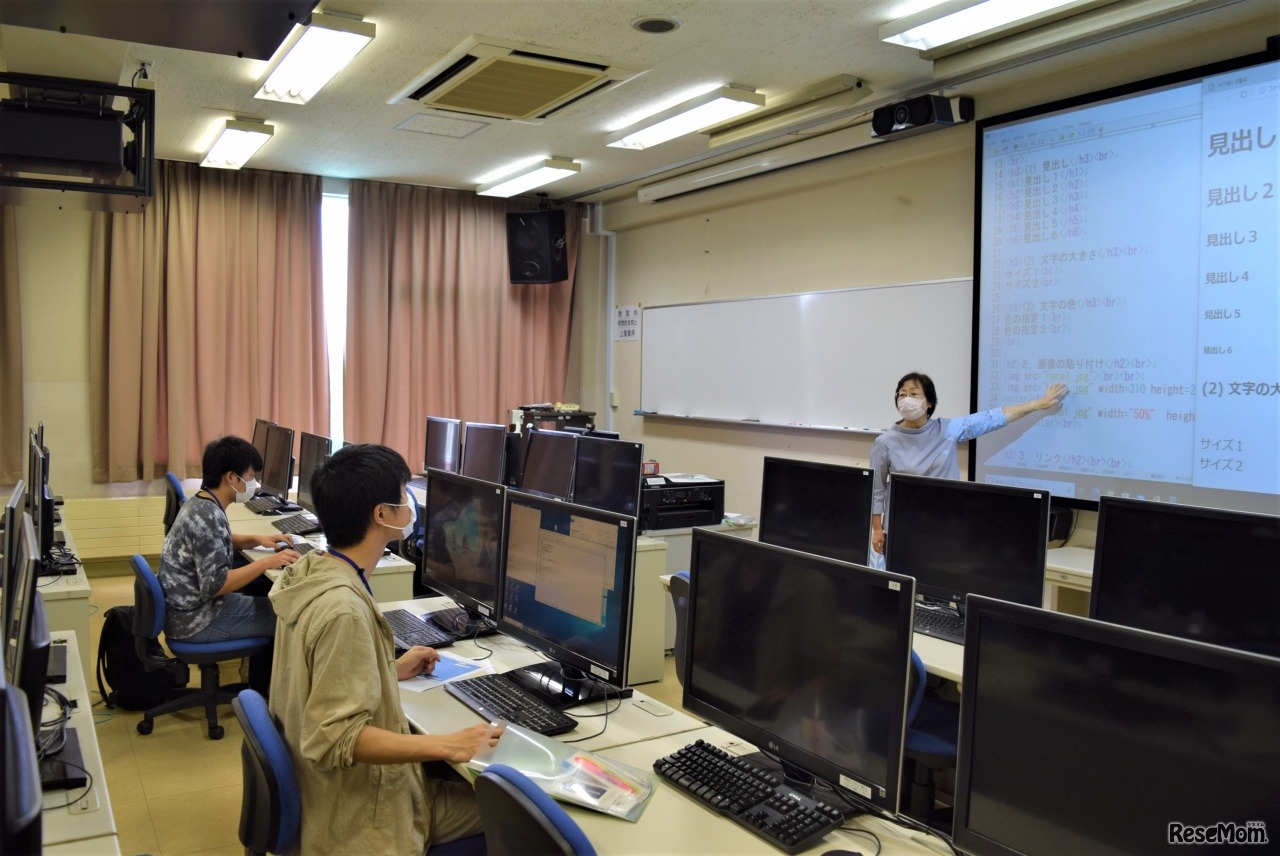 サマースクールでのプログラミング体験