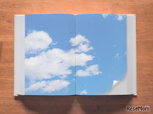 東京大学Cedepとポプラ社は2021年6月15日、オンラインセミナー「デジタル時代の子どもと絵本・本」シリーズとして、第1回「紙とデジタルどうちがう？　絵本の役割と子どもの育ち」を開催した。