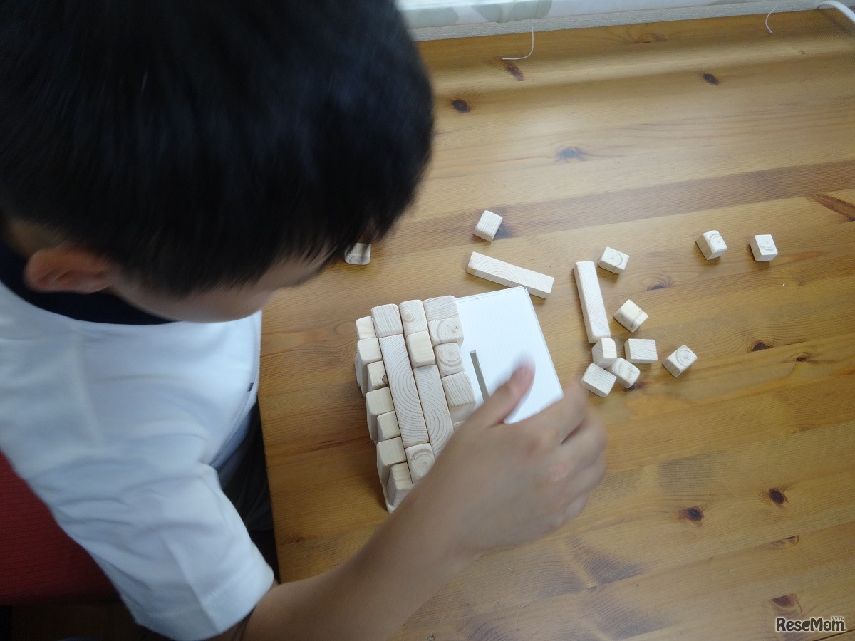 箱の大きさにあわせながら、木材のレイアウトを考える