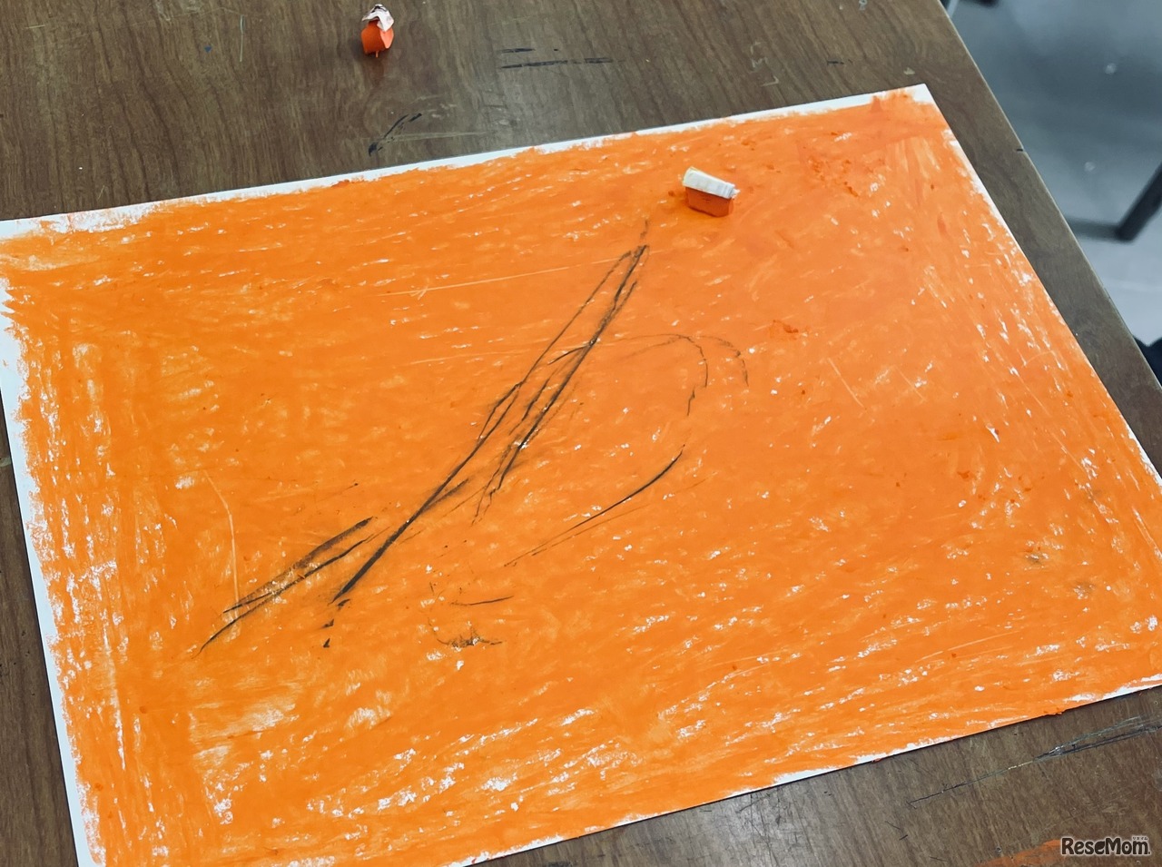 「自由に絵を描く」というテーマで高校生が作成したアート