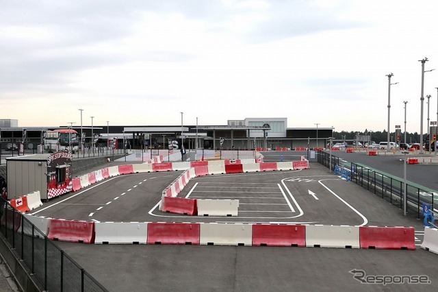 ピットストップSUZUKAドライブスルー全景