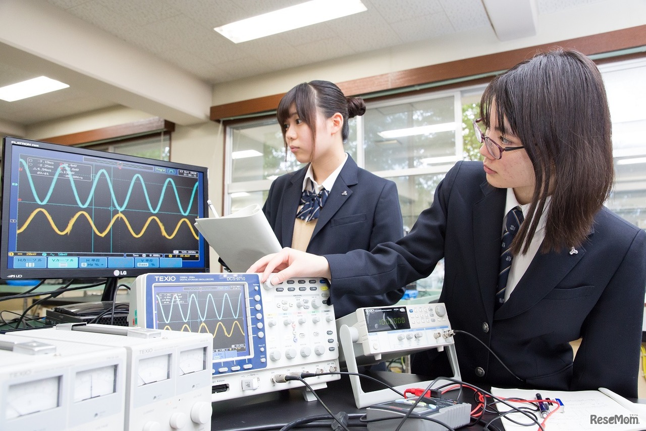 オシロスコープを使用した実習（富山高専）
