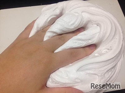 スライム作り（イメージ）