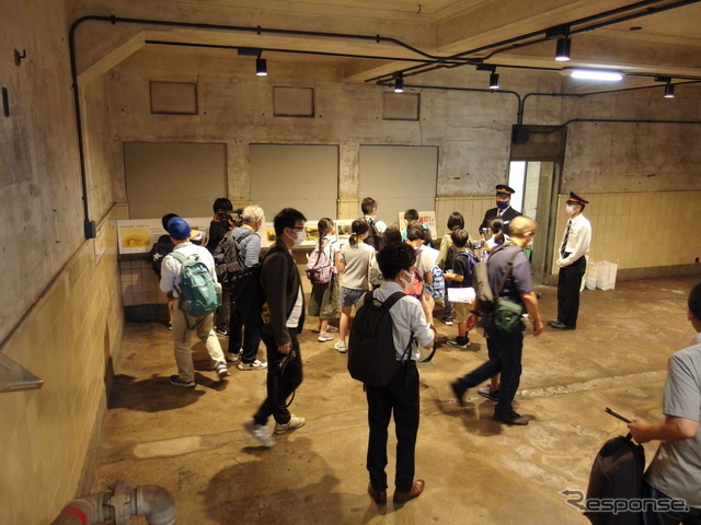 旧博物館動物園駅見学