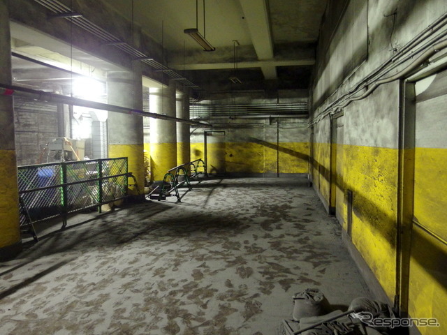 上りホーム日暮里寄り端部