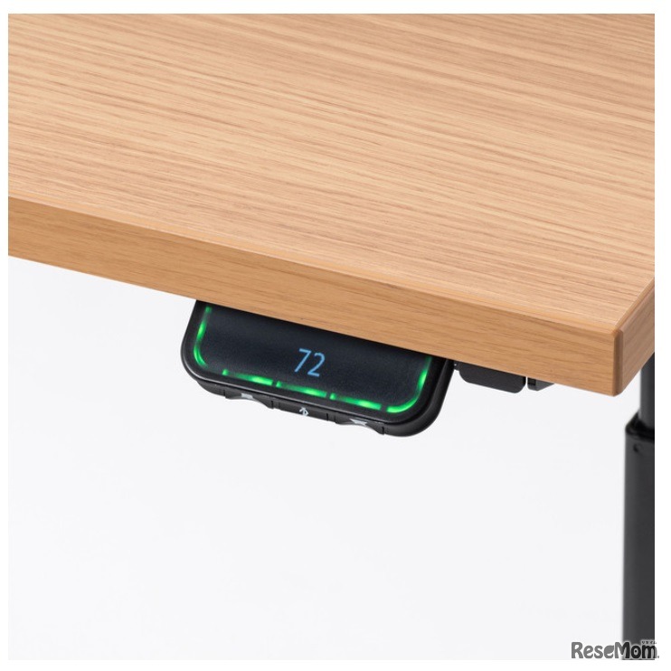 昇降スイッチは、ボタンを探さなくても感覚的に上げ下げができるレバータイプ