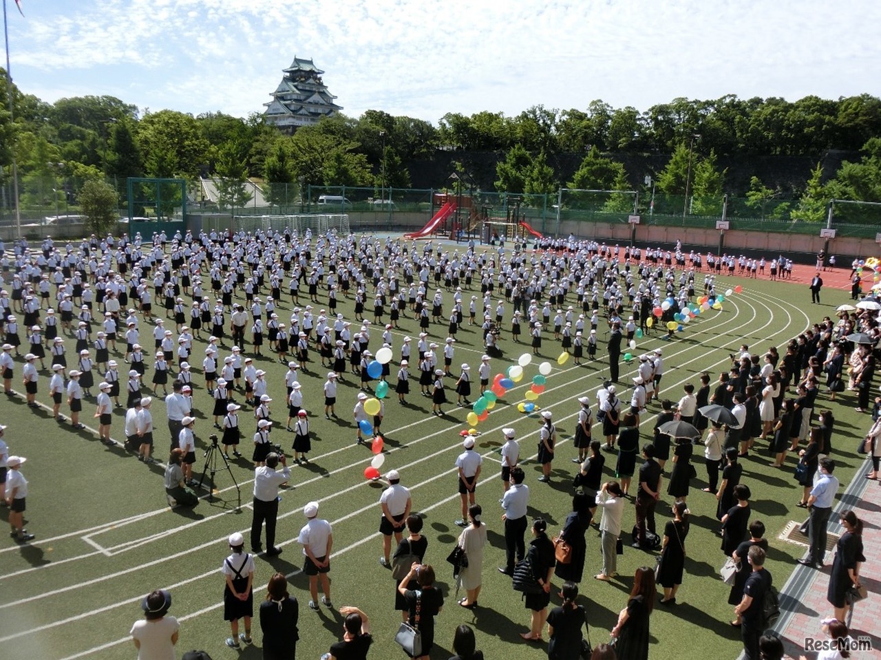 大阪城が見守る追手門学院小学校