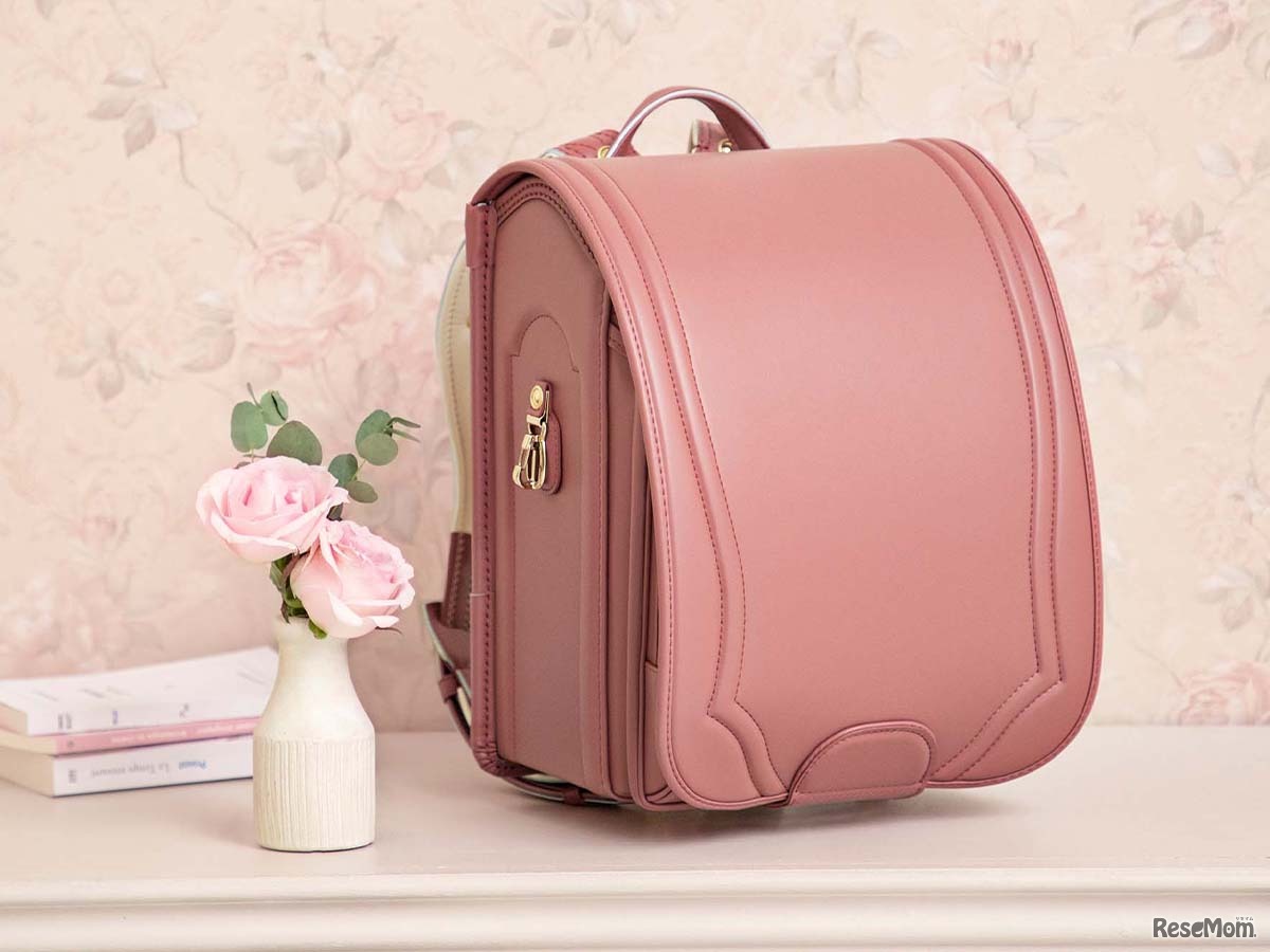 「プルミエマット」シリーズの新色「ビターフランボワーズ」