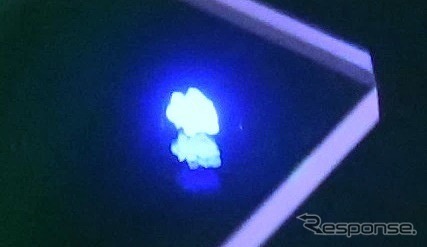 固体フォトンアップコンバージョン材料