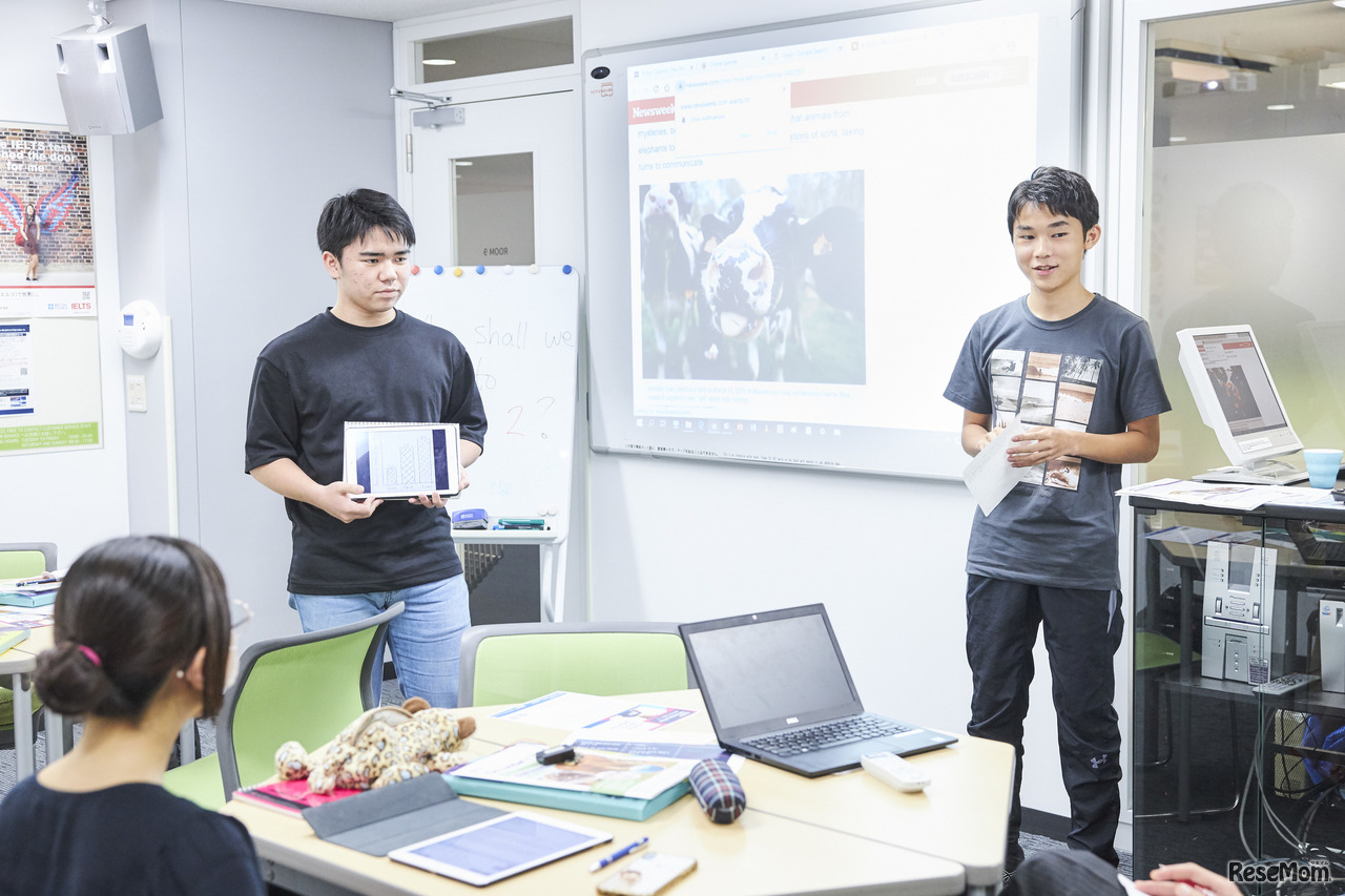 5週間ごとに、レッスンで習得した英語表現を生かしてプレゼンテーションやライティングのプロジェクトに取り組む