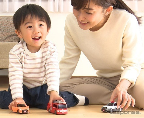 はじめてトミカ　(c) TOMY