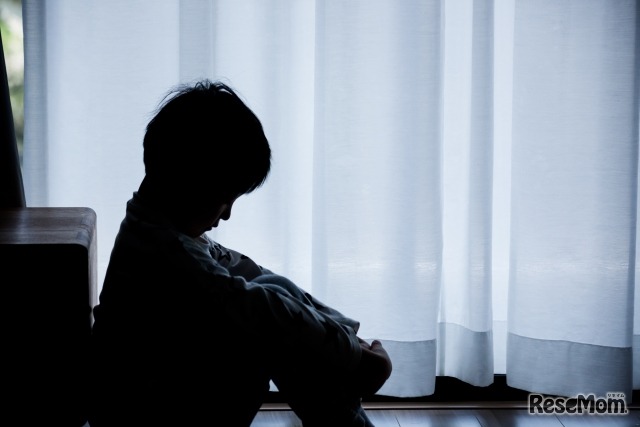 「手は離して、目は離さない」