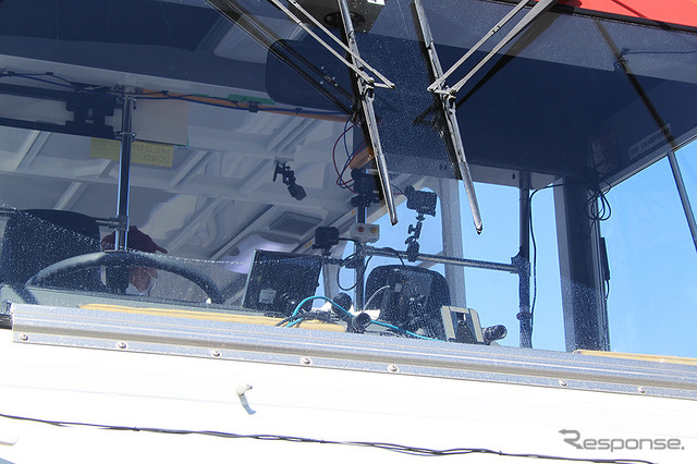 水陸両用船の無人運航実証（群馬県八ッ場あがつま湖）