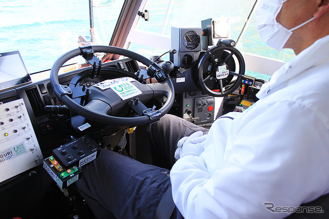 水陸両用船の無人運航実証（群馬県八ッ場あがつま湖）
