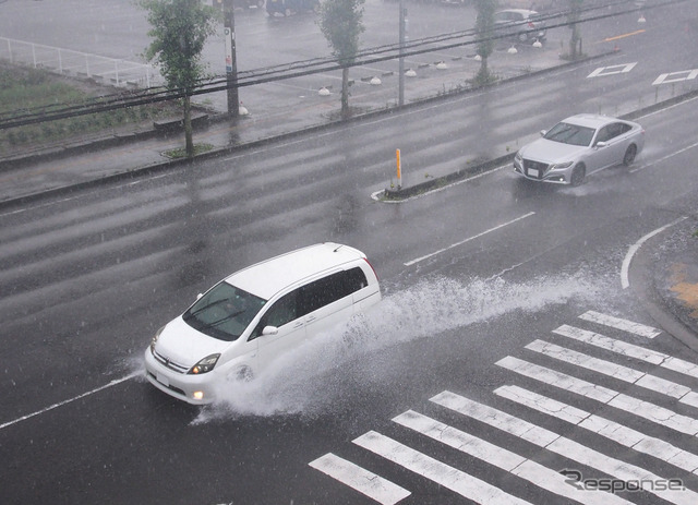 クルマが走れる水深は？