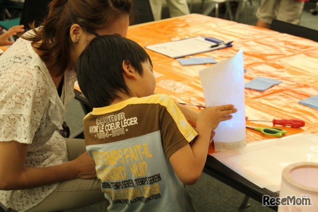 パナソニック、親子で楽しめるLED工作教室 過去の様子