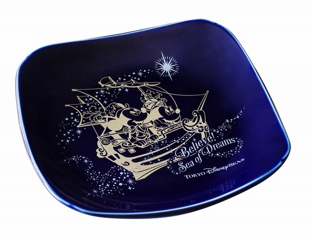 「キャラメル＆チョコケーキ、スーベニアプレート付き」（900円）