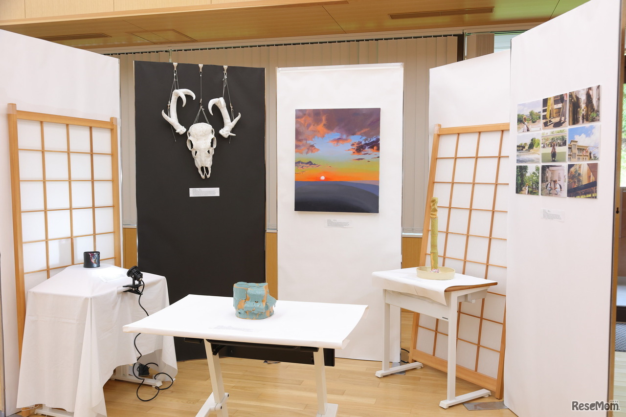 作品同士の一貫性が重視されるエキシビション（作品展のようす）