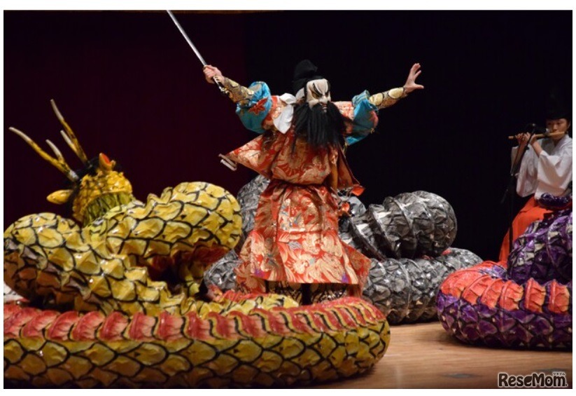 伝統芸能を披露