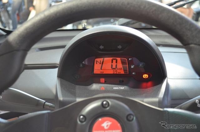 新型コムス、32km/hでの衝突でも室内空間を確保