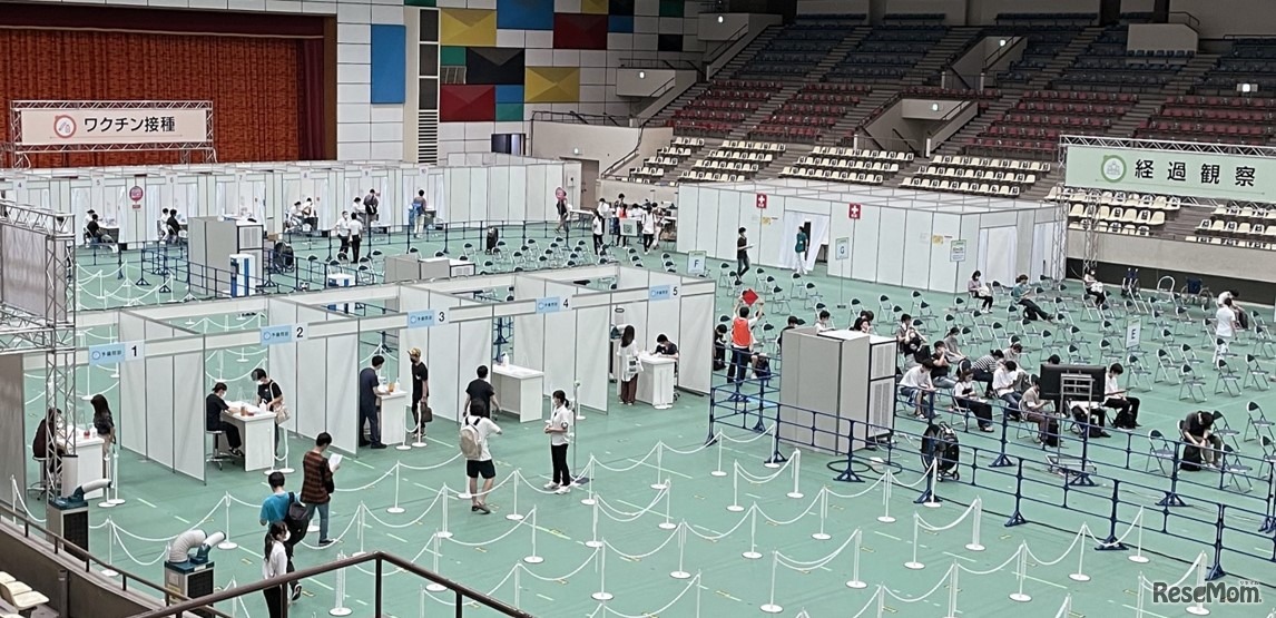 過去の職域接種の様子（近畿大学記念会館）