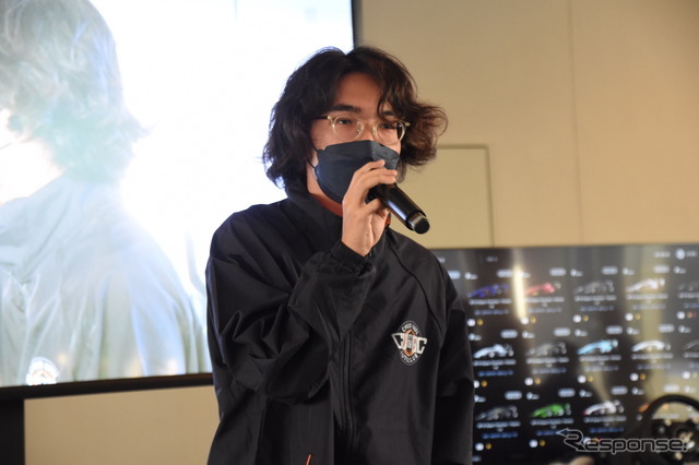 開会式で挨拶する前年度優勝校・中央大学の選手