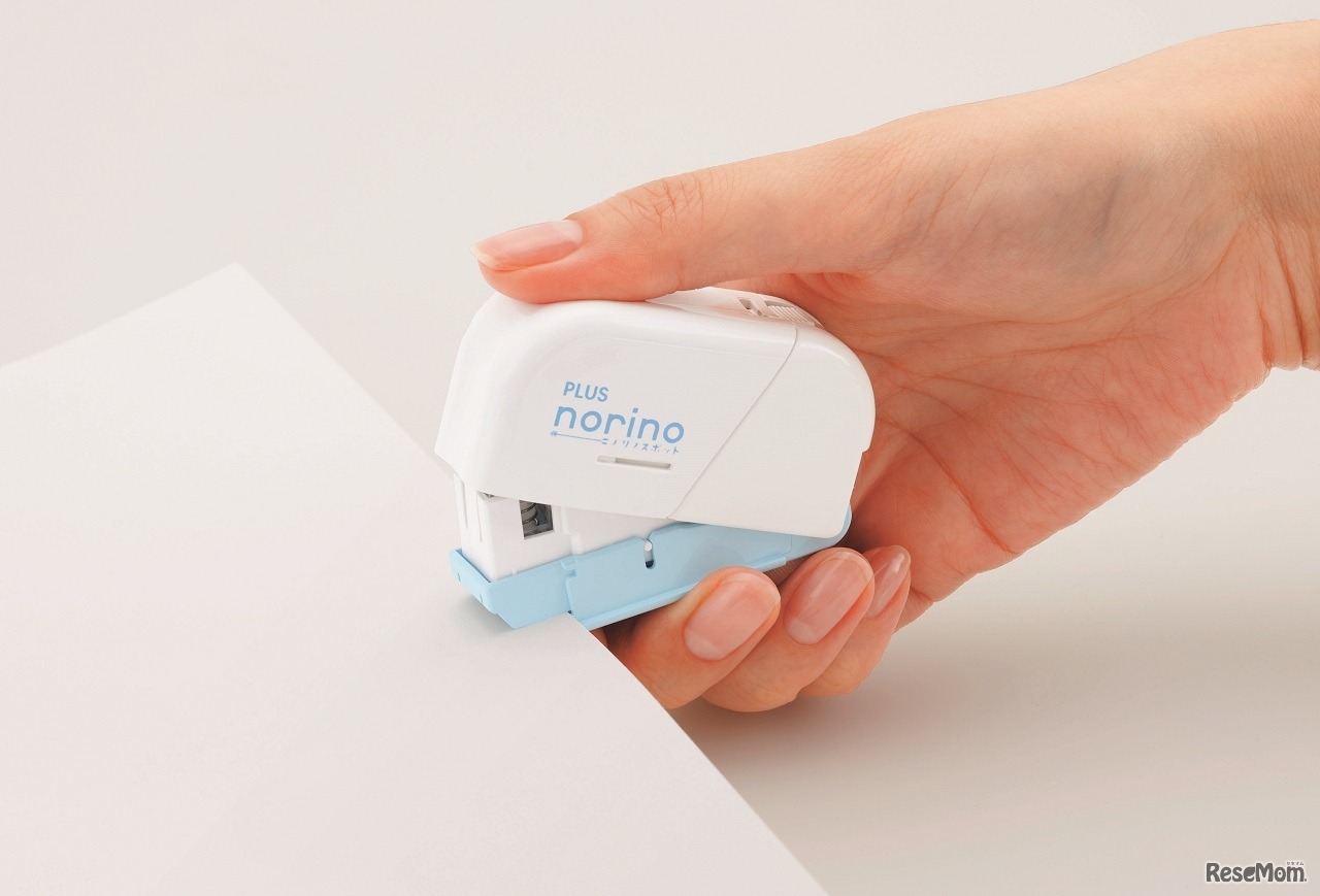 テープのり「ノリノスポット」使用イメージ