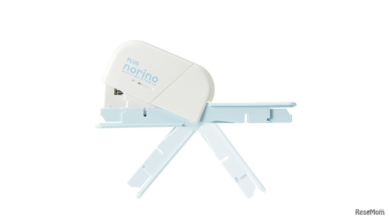 テープのり「ノリノスポット」本体を開いて使用